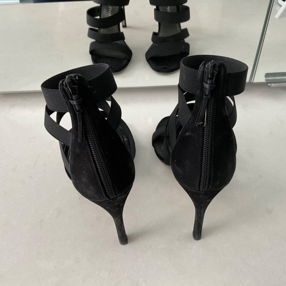 Shoes - Picture 3 of 4